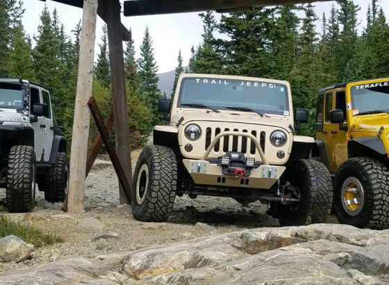 3 jeeps lined up